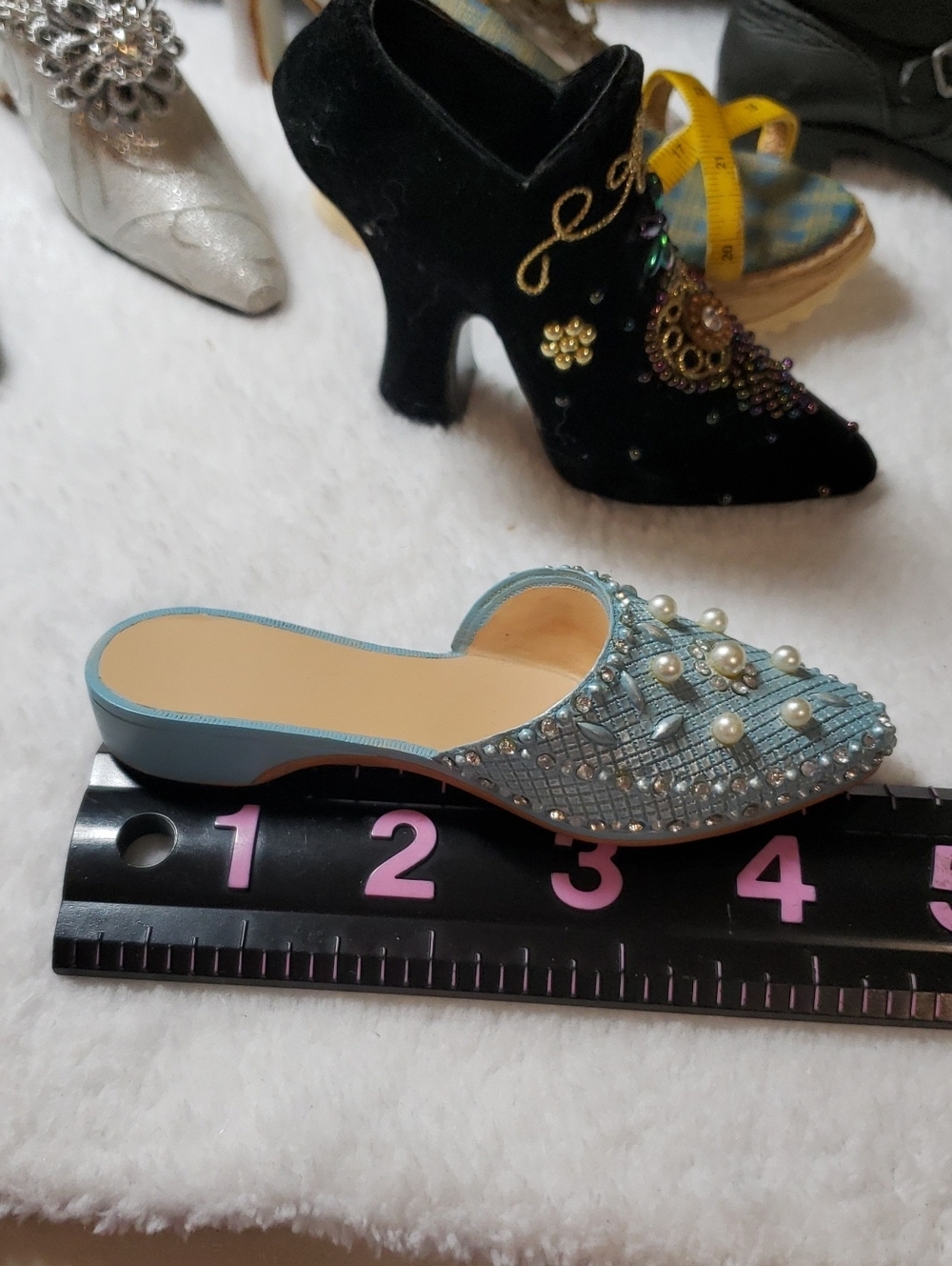 9 RIGHT SHOES - Picture 9 of 16